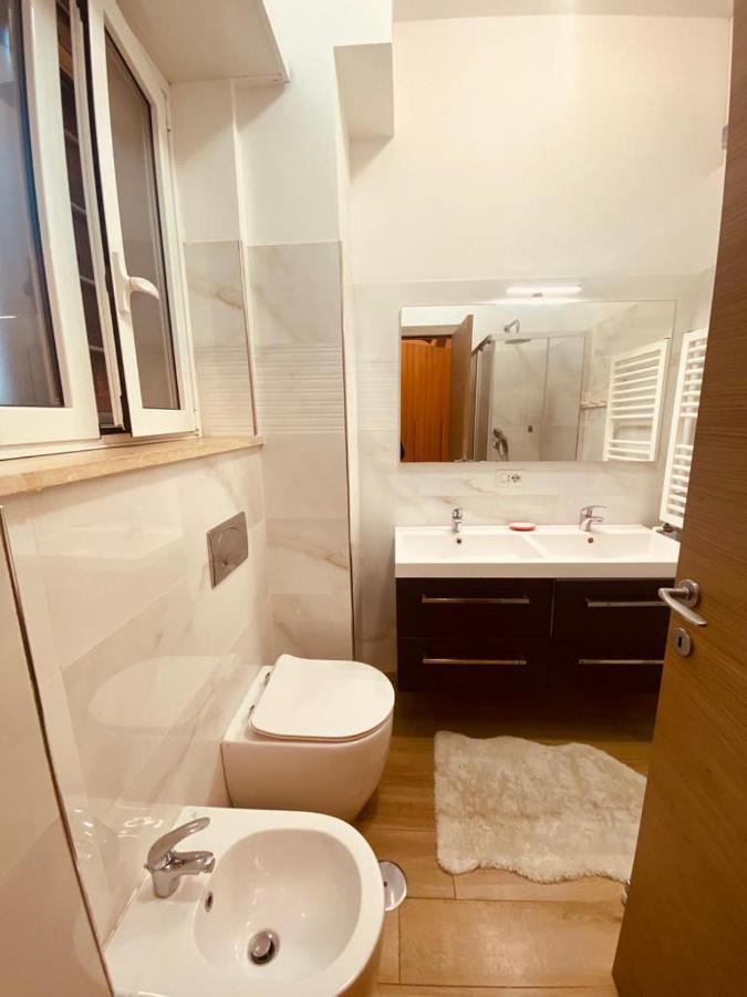 Large Garden Apartment Roma Ngoại thất bức ảnh